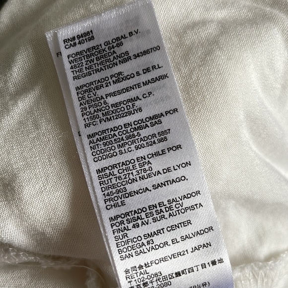 ⚡️3 for $20⚡️ The Beatles Graphic Band Tee Shirt - Picture 6 of 8